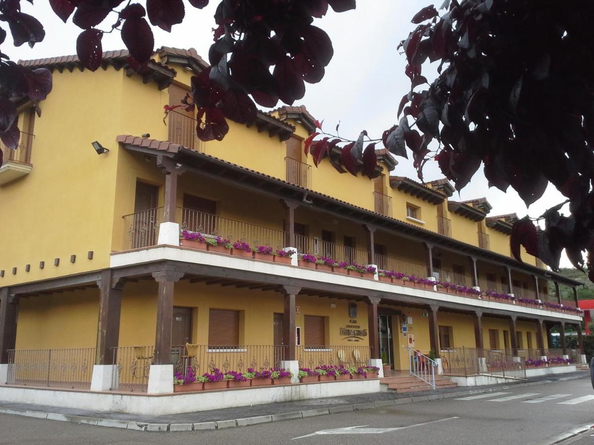 Hotel Milagros Rio Riaza Exterior foto